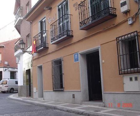 Hostal Cruz Verde Navalcarnero Exterior photo