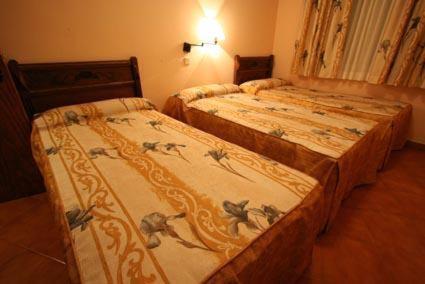 Hostal Cruz Verde Navalcarnero Room photo